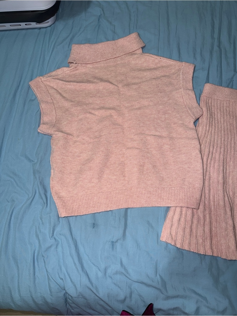 Sleeveless Turtleneck Knit Top - Pink